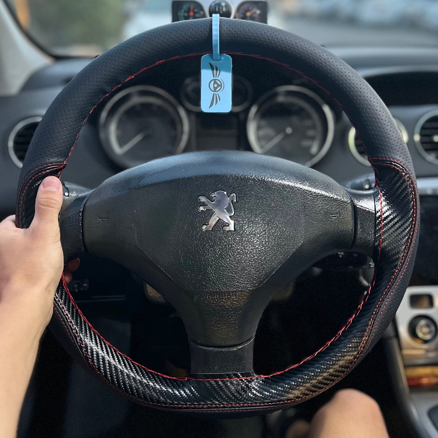 M Side Carbon